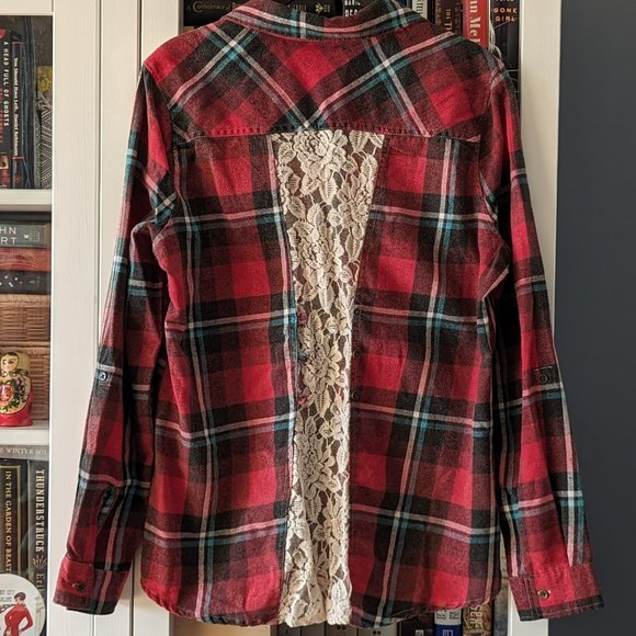 Lightweight Plaid Flannel with Back Lace Panel // Size L // Taylor & Sage - Picture 5 of 10